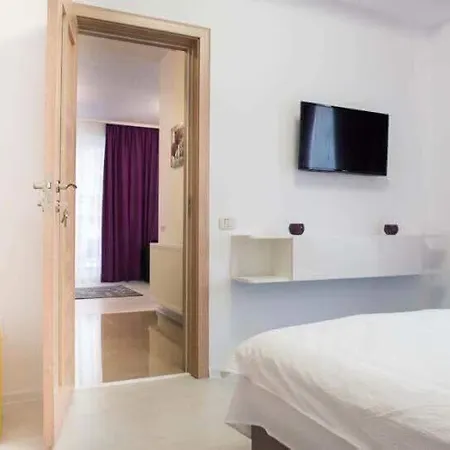 Goodhome Apartament *
